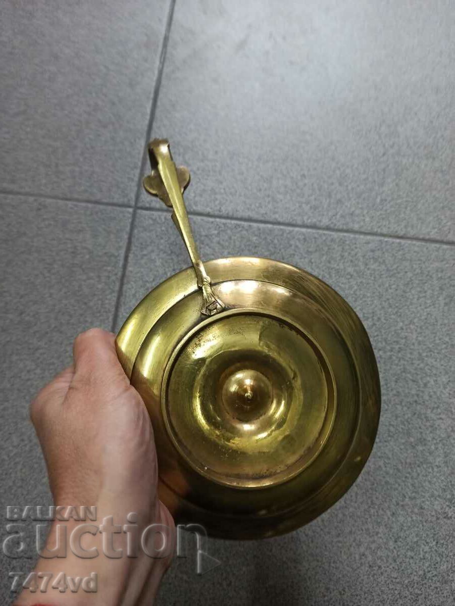 Delivery of BRONZE MASSIVE CANDLESTICK WITH HANDLE