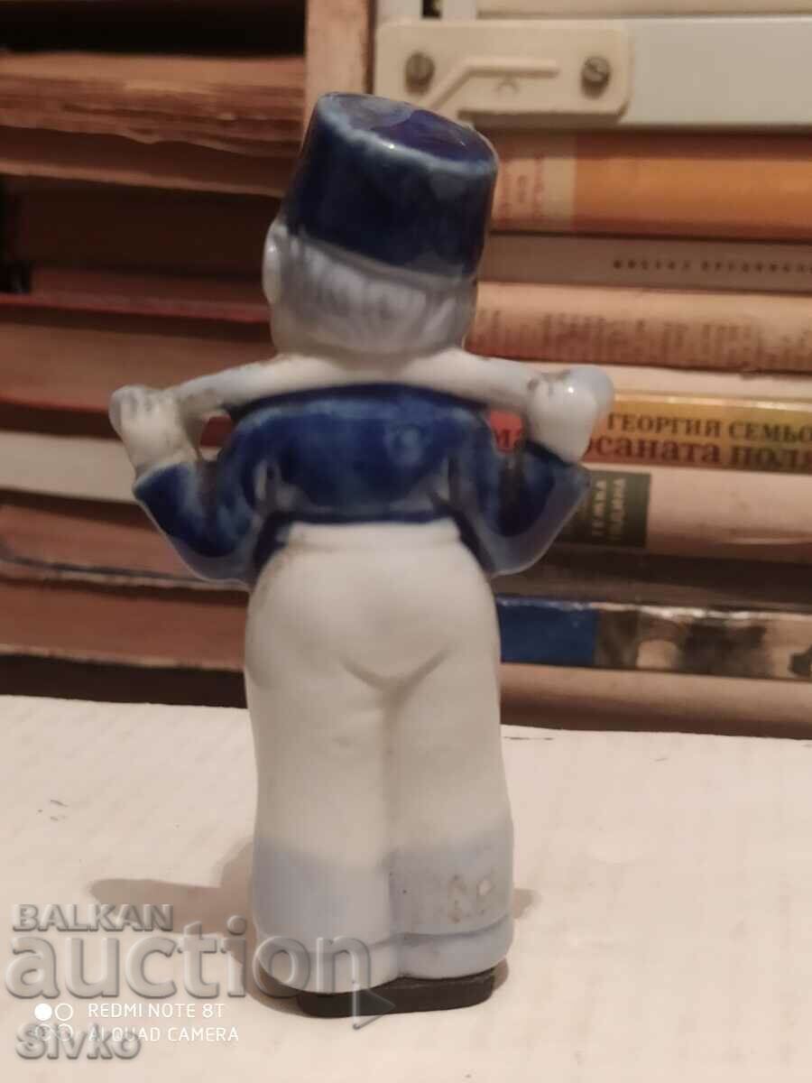 Порцеланова фигура, момченце с цена 1.99 лв. | € 1.02 Порцеланова фигура, момченце с цена 1.99 лв. | € 1.02