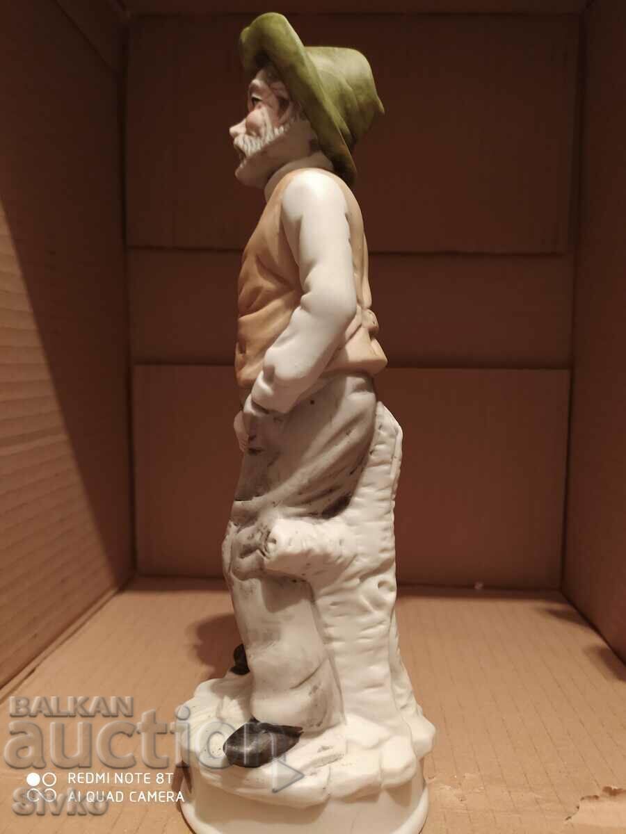 Statuette, figurine, gardener with price 14.99 BGN | € 7.66 Statuette, figurine, gardener with price 14.99 BGN | € 7.66