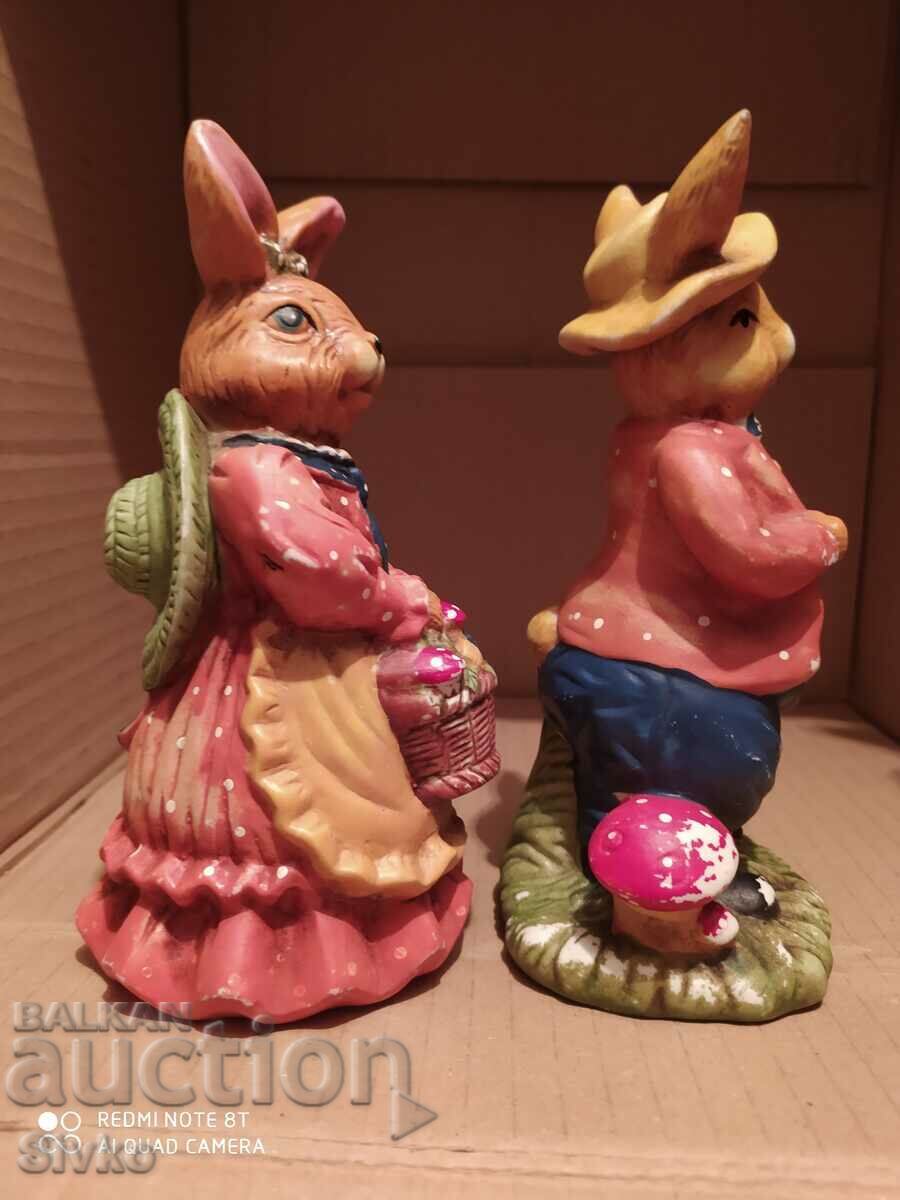 Auction Statuettes, figurines, gardener rabbits Auction Statuettes, figurines, gardener rabbits