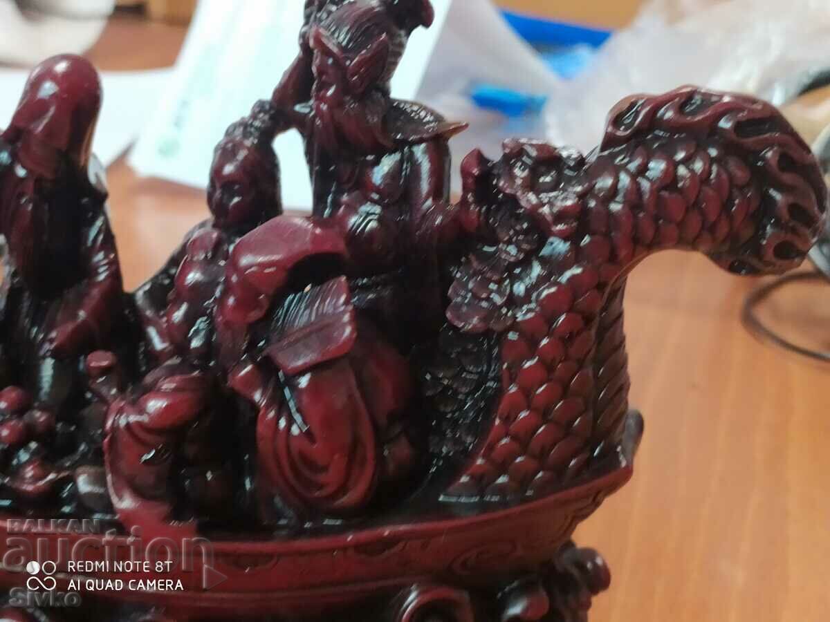 Figure massive dragon boat and people - 6 Figure massive dragon boat and people - 6