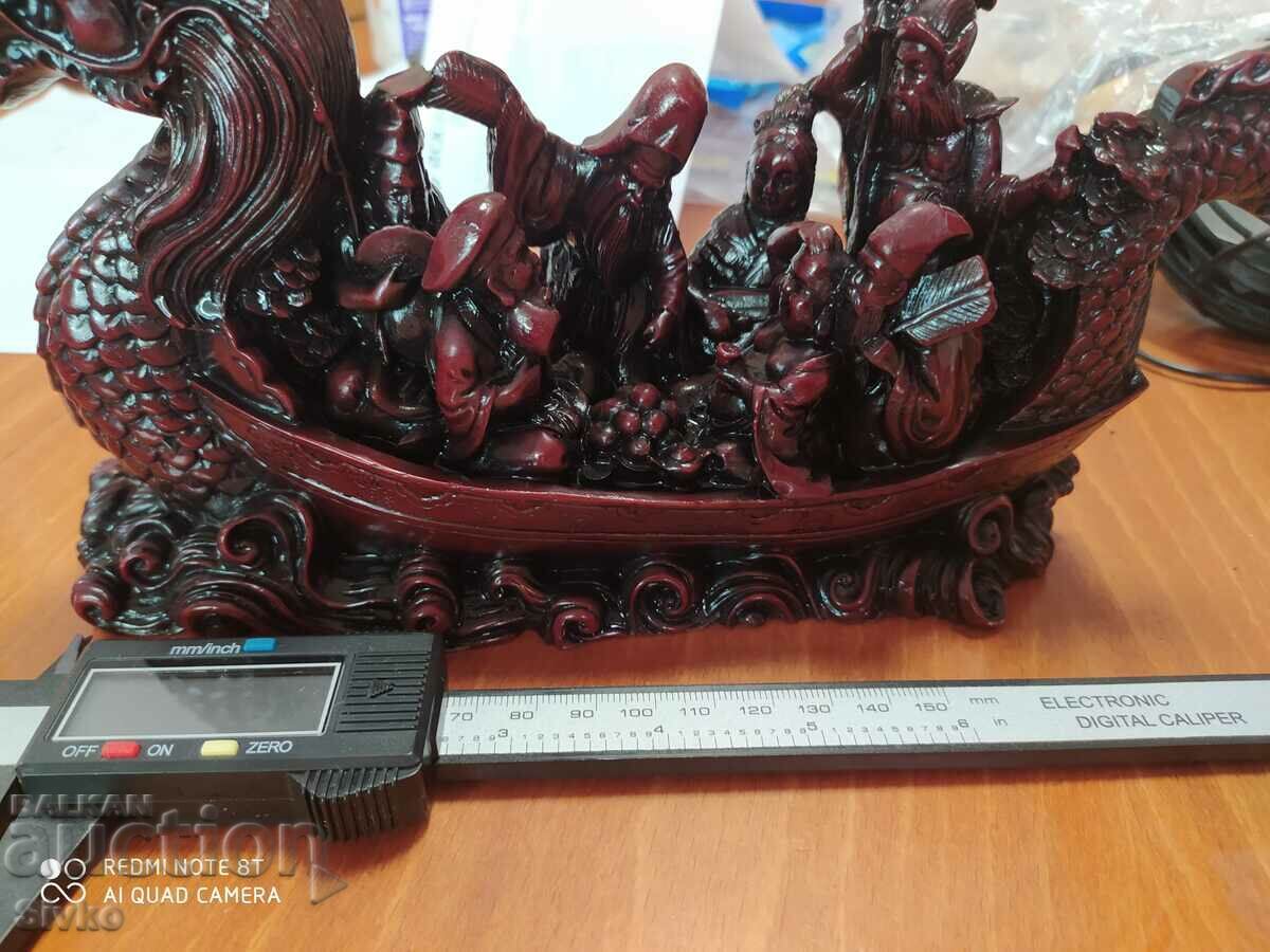 Figure massive dragon boat and people - 7 Figure massive dragon boat and people - 7