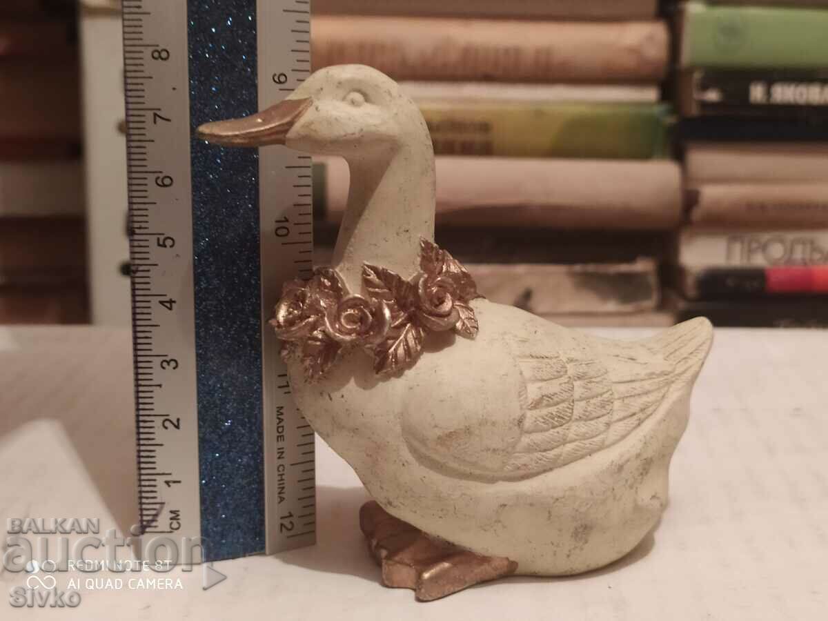 Figure duck 4