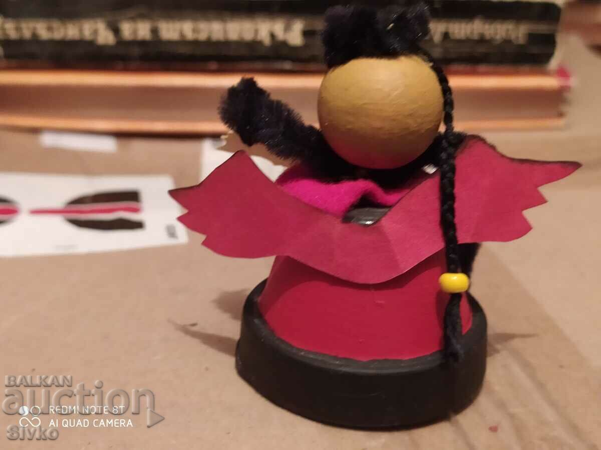 Auction A figurine Auction A figurine