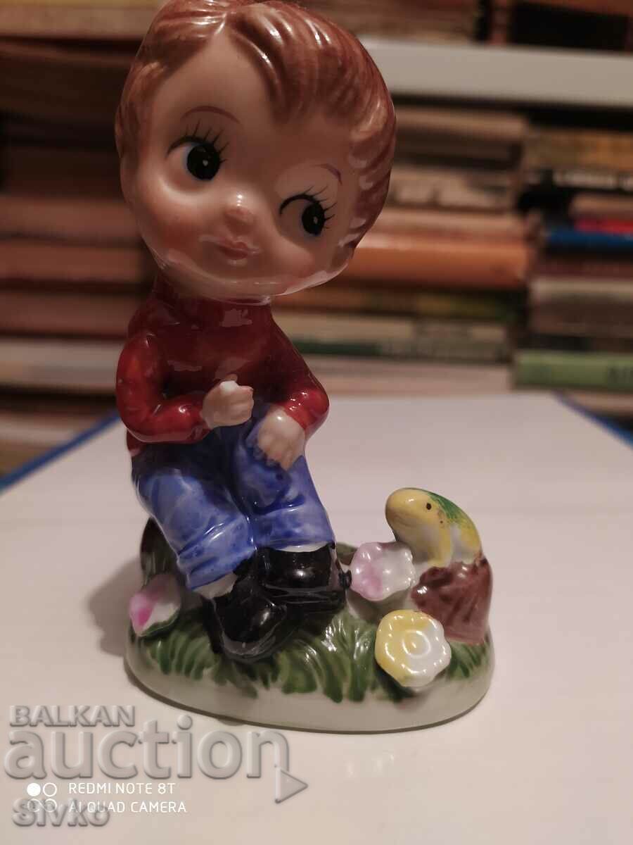 Figurină, băiat, ceramică