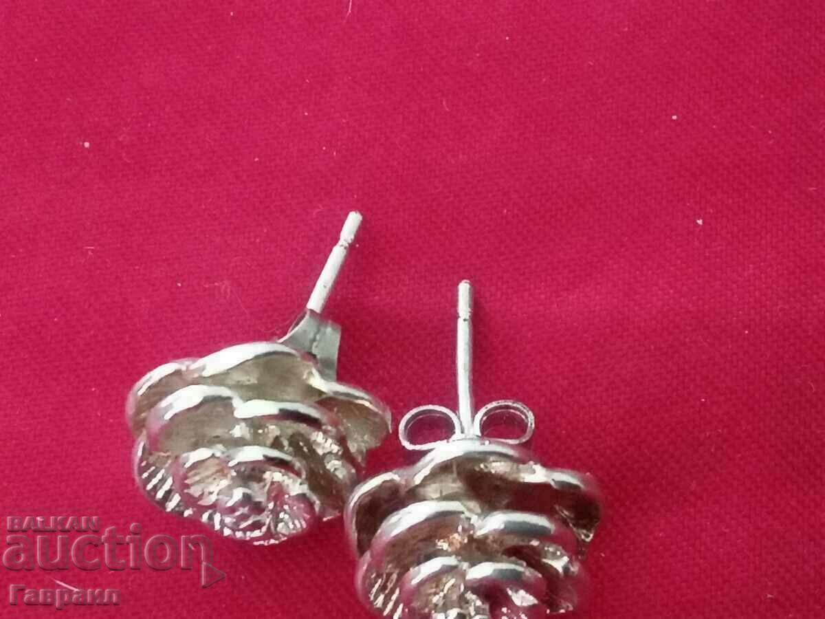 Delivery of Old earrings Delivery of Old earrings