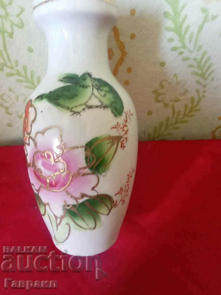 Delivery of A vase Delivery of A vase