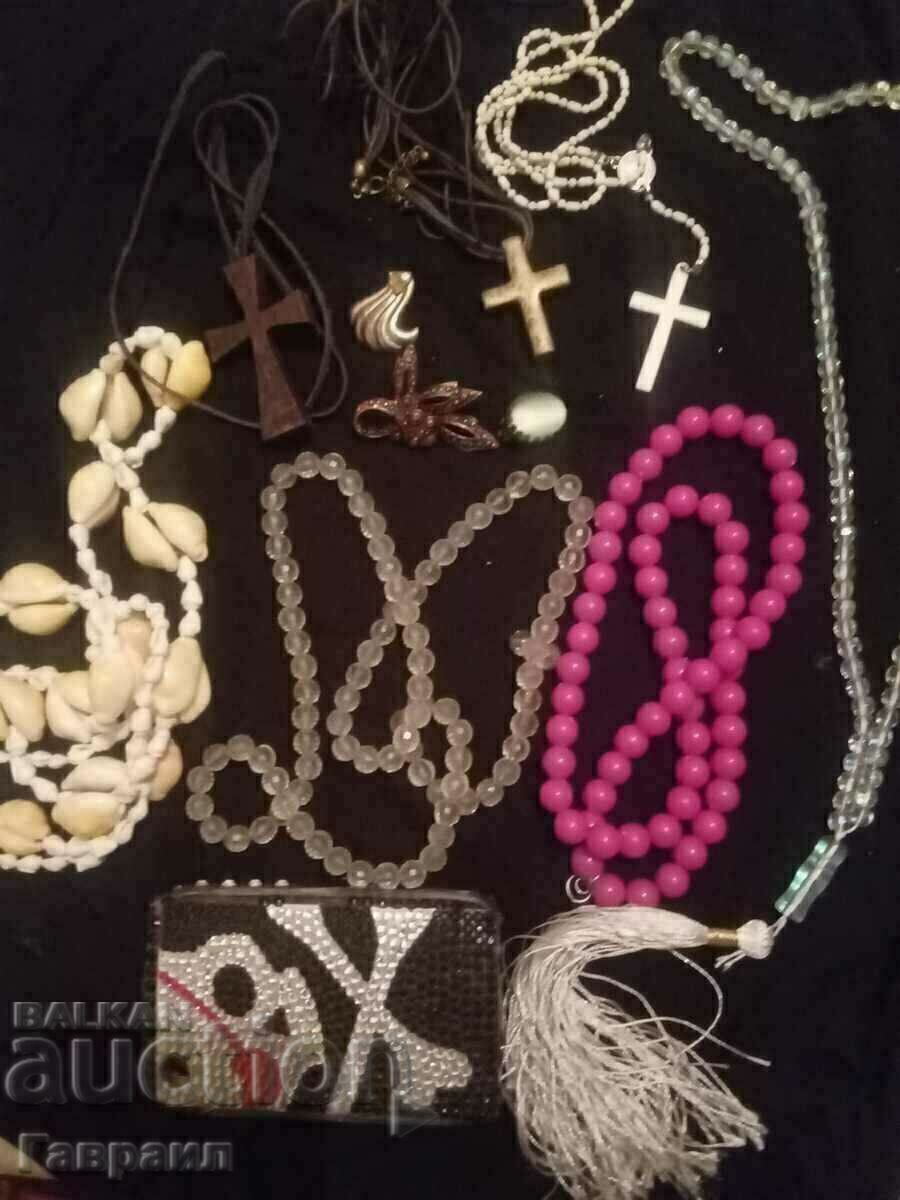 Auction Lot of old jewelry Auction Lot of old jewelry