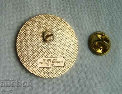 Insigna King Kong / King Kong Universal Studios cu preț 7.00 BGN | € 3.58 Insigna King Kong / King Kong Universal Studios cu preț 7.00 BGN | € 3.58