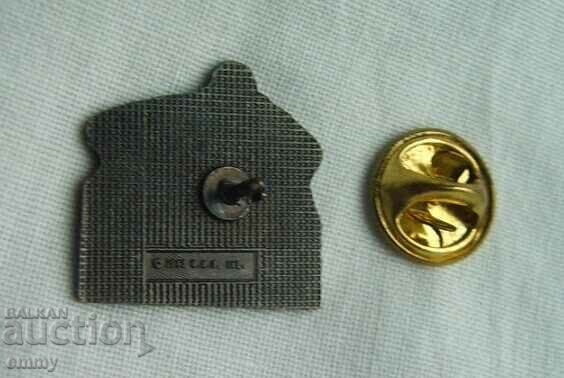 King Kong Badge, USA with price 5.00 BGN | € 2.56 King Kong Badge, USA with price 5.00 BGN | € 2.56