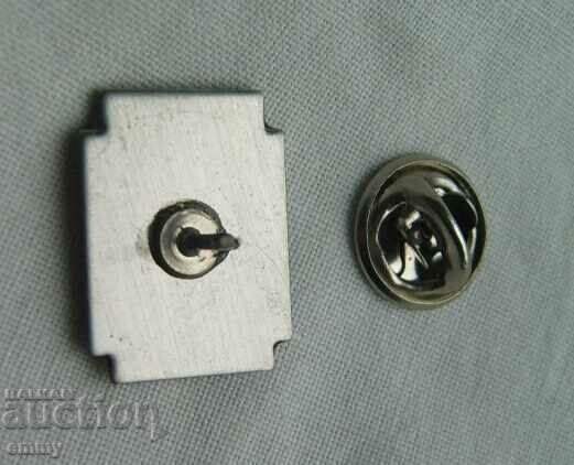 Eurodisney badge, official sponsor Philips with price 5.00 BGN | € 2.56 Eurodisney badge, official sponsor Philips with price 5.00 BGN | € 2.56