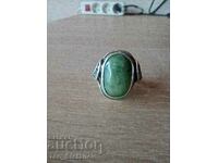 Μεγάλο ασημένιο δαχτυλίδι με νεφρίτη /jadeite/