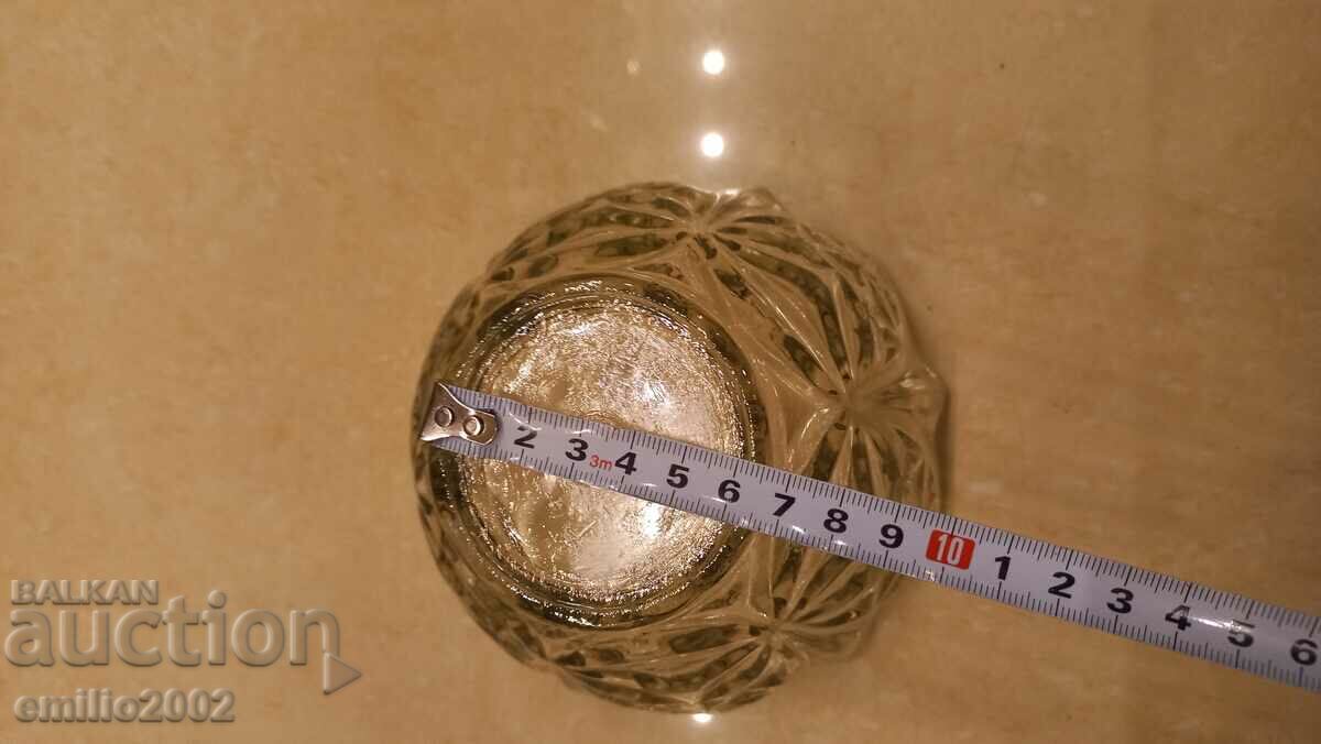 Auction Glass vase retro social Auction Glass vase retro social