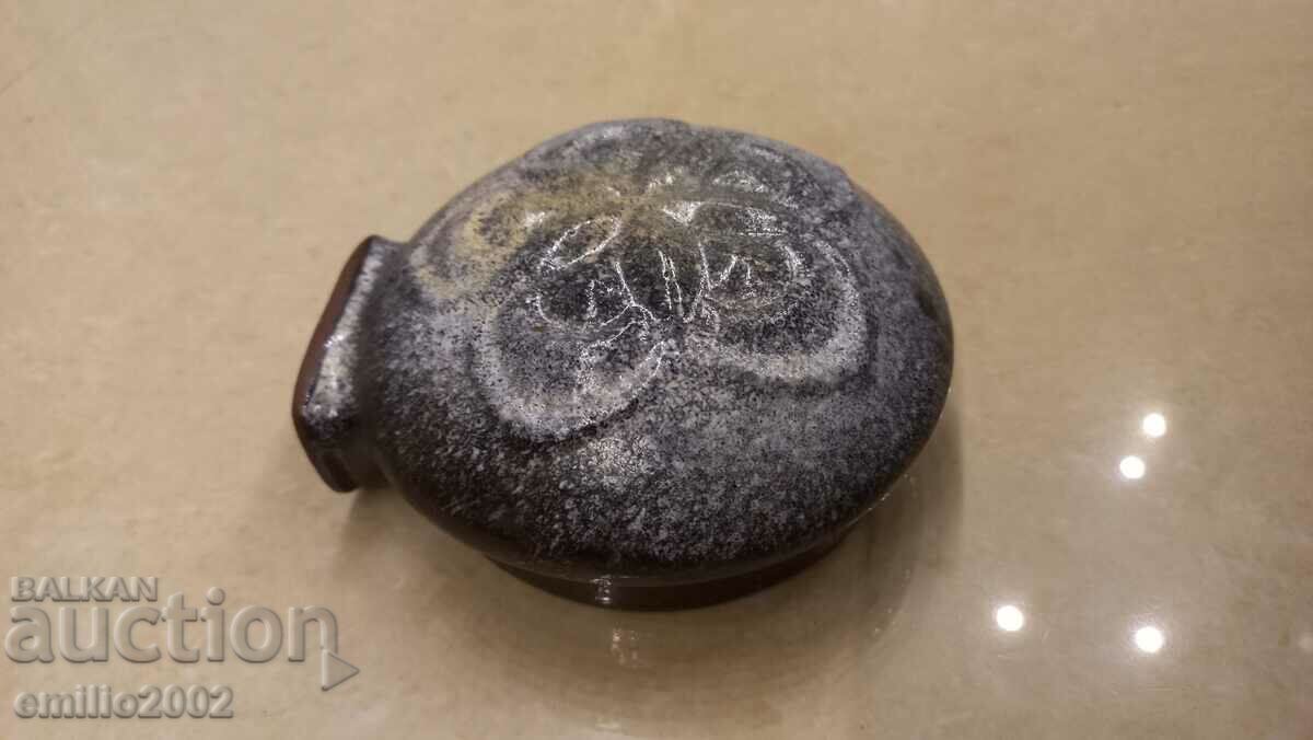 Delivery of Ceramic wall vase retro social