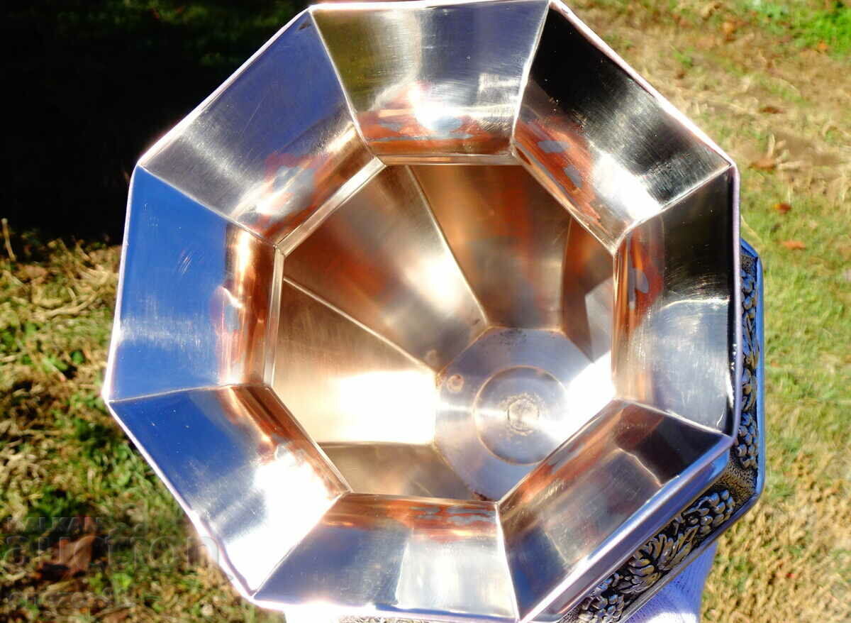 Silver-plated copper vase 1.2 kg., 28 cm., vines, grapes. - 6 Silver-plated copper vase 1.2 kg., 28 cm., vines, grapes. - 6