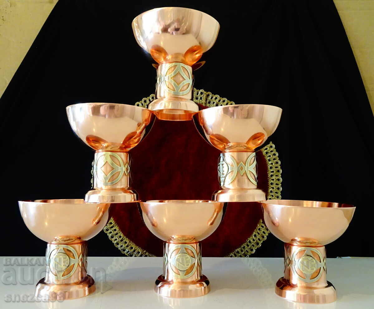 A gorgeous copper set of wine and champagne glasses. - 6 A gorgeous copper set of wine and champagne glasses. - 6