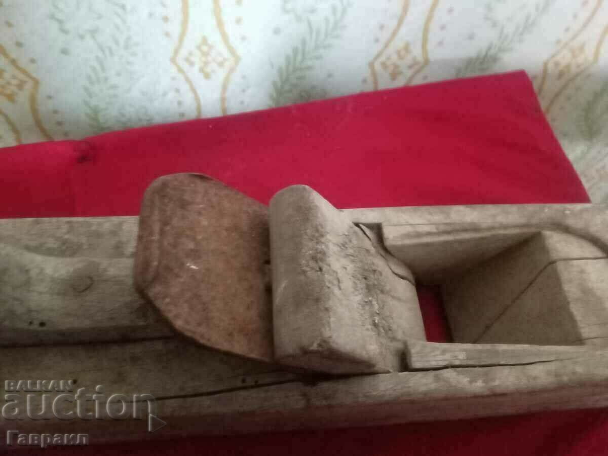 Auction  Old wooden plane