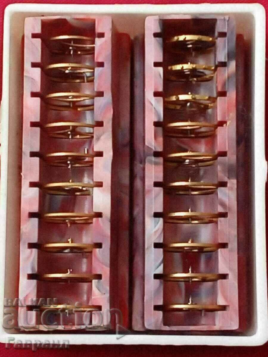 Clock balances with price 40.00 BGN | € 20.45 Clock balances with price 40.00 BGN | € 20.45