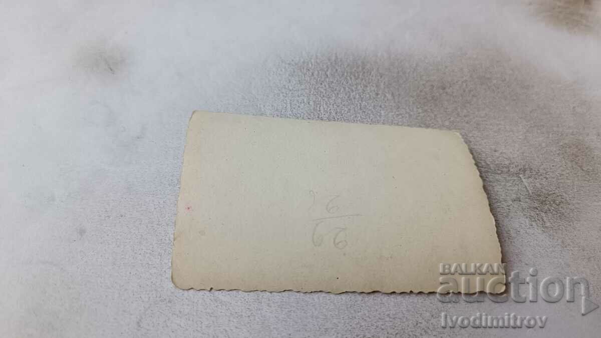 Φωτογραφία Σοφία Δύο νεαροί άνδρες σε μια βόλτα με τιμή 2.65 BGN | € 1.35 Φωτογραφία Σοφία Δύο νεαροί άνδρες σε μια βόλτα με τιμή 2.65 BGN | € 1.35