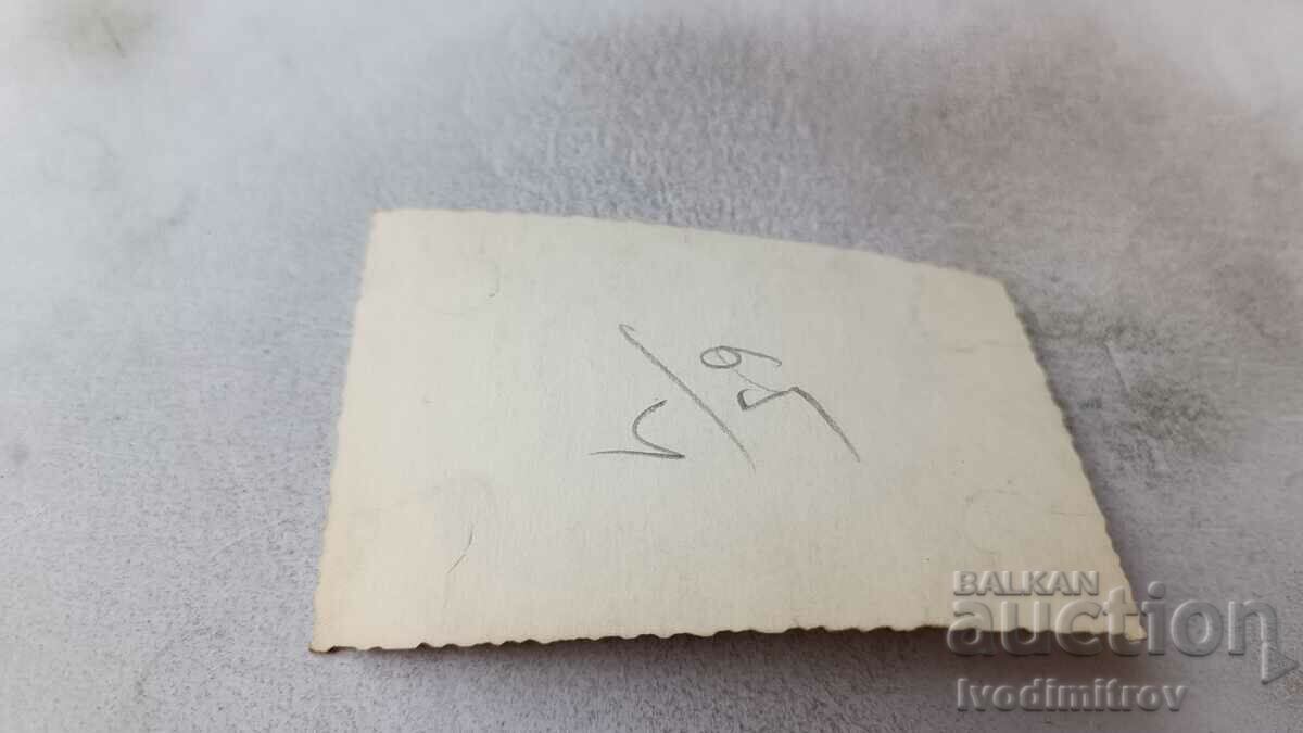 Φωτογραφία Σοφία Νεαρή γυναίκα και κορίτσι σε έναν περίπατο με τιμή 2.45 BGN | € 1.25 Φωτογραφία Σοφία Νεαρή γυναίκα και κορίτσι σε έναν περίπατο με τιμή 2.45 BGN | € 1.25