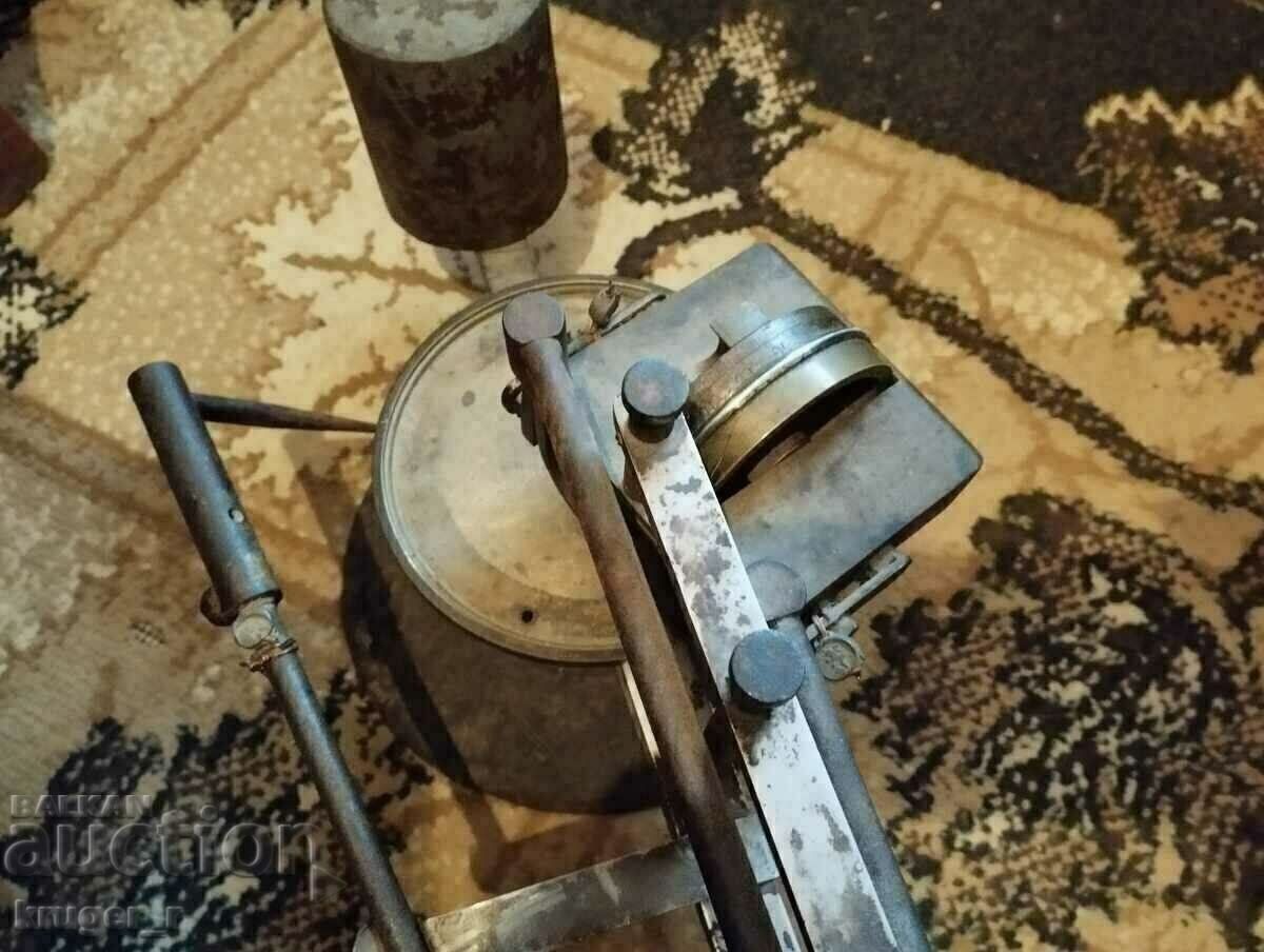 Auction A very old PLANIMETER Auction A very old PLANIMETER