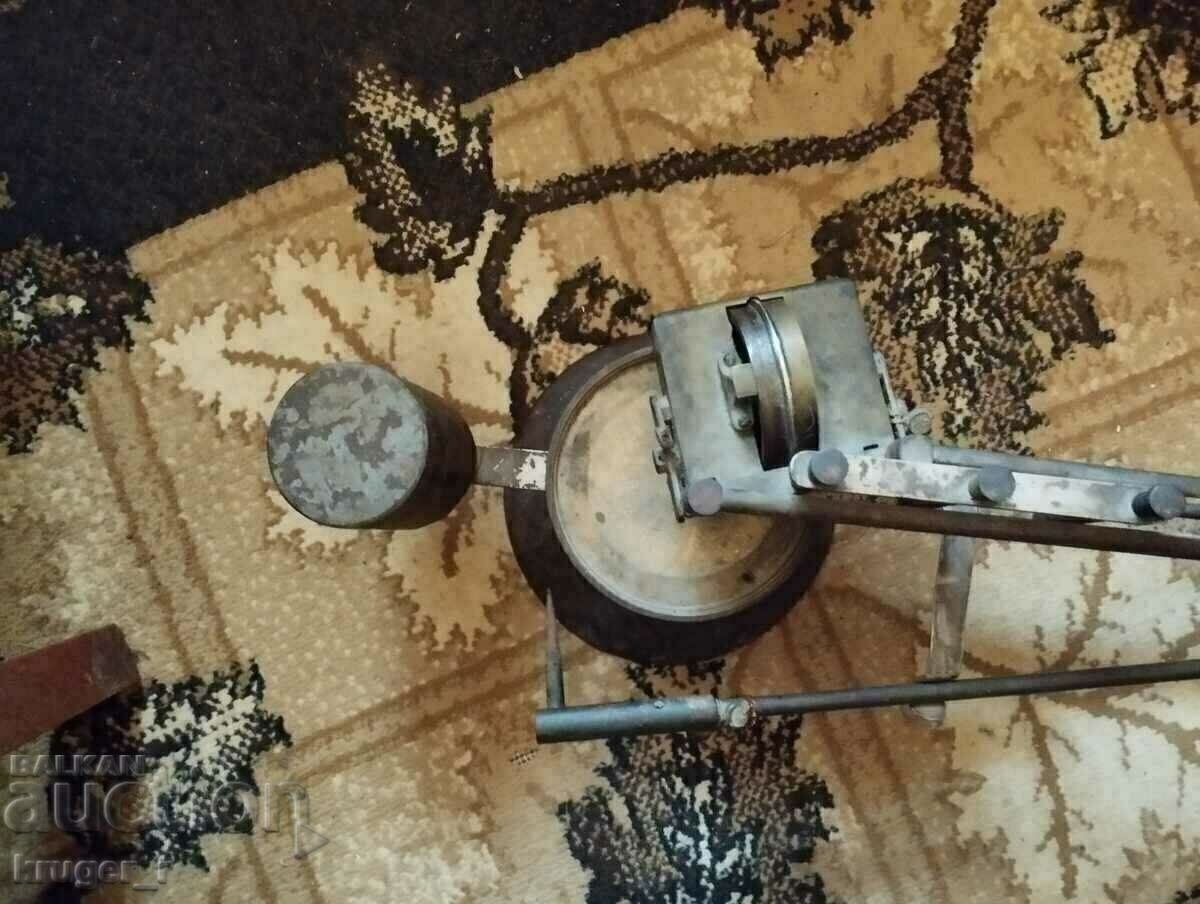 A very old PLANIMETER - 7 A very old PLANIMETER - 7