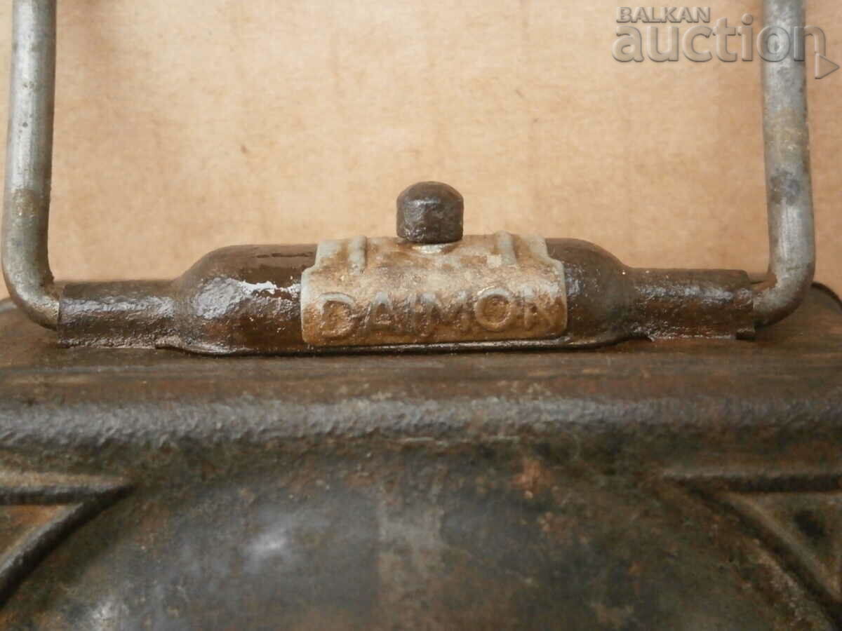 Auction officer flashlight working WW1 WWI flashlight with magnifier Auction officer flashlight working WW1 WWI flashlight with magnifier