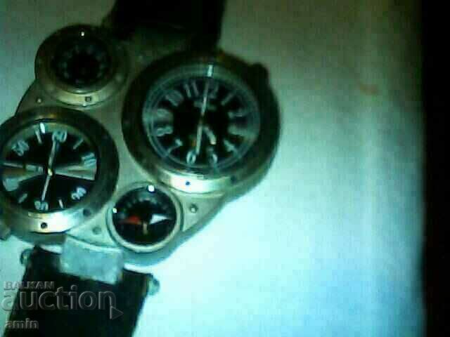 Auction  4 asovnik olum quartz works perfectly