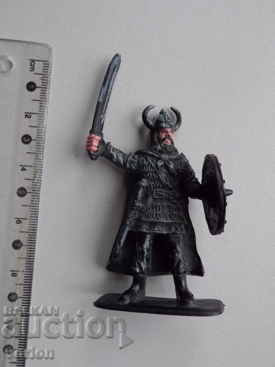 Figura, soldat: cavaler, viking.