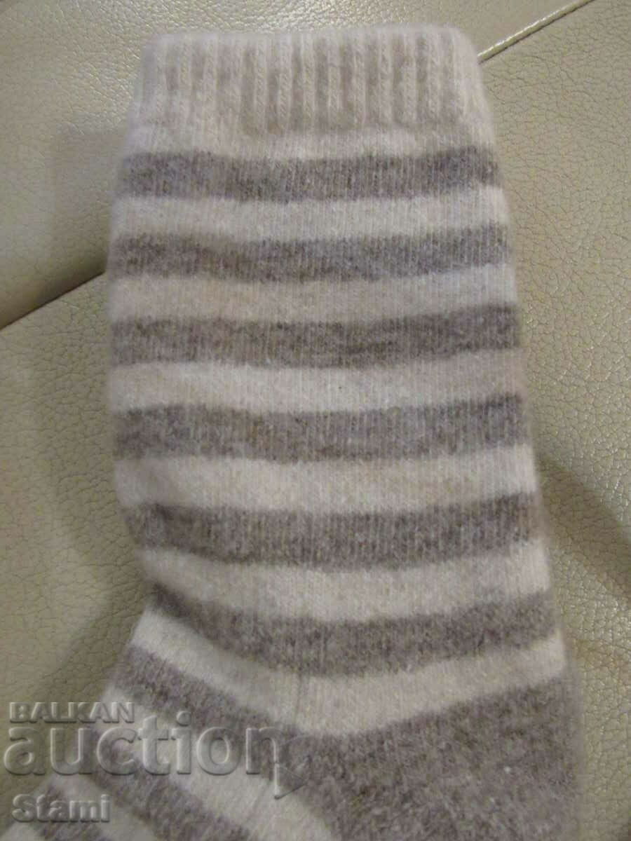 Machine knitted 100% wool children's socks, size 5 - 5