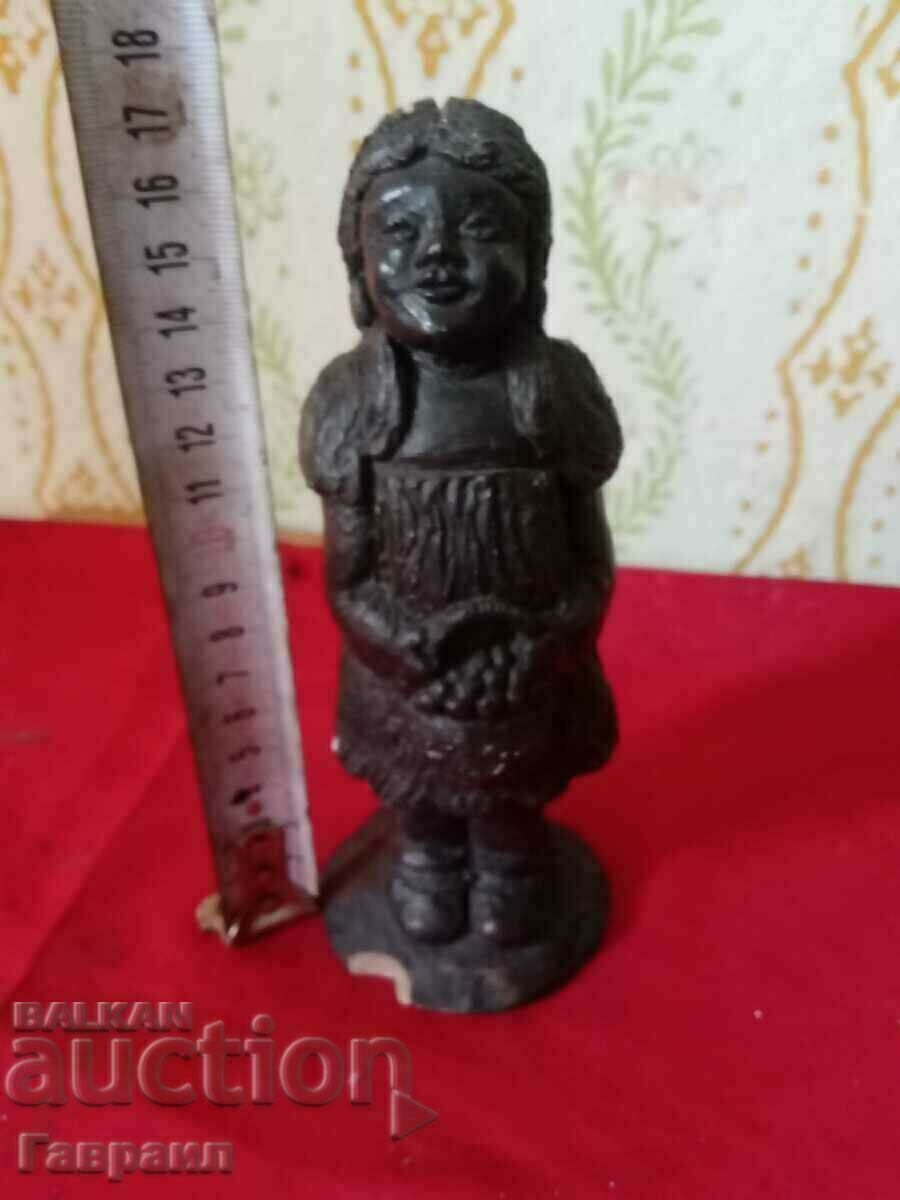 Delivery of A figurine