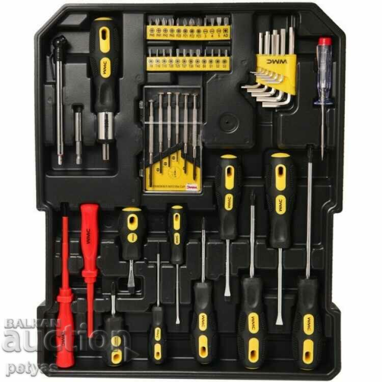 Livrarea Cutie de scule germană WMC 1050 piese