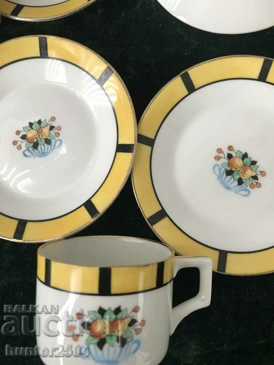 Delivery of Plates with cups-4 pcs Delivery of Plates with cups-4 pcs