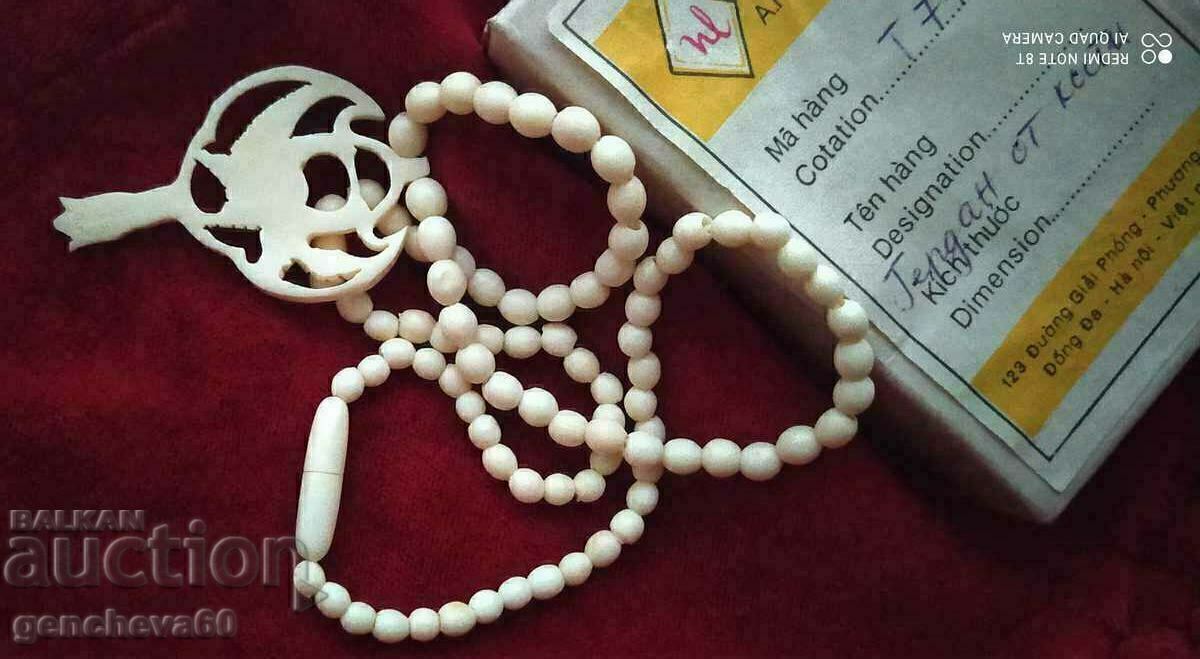 Нежно колие от кост Феникс - мъниста с цена 25.00 € Нежно колие от кост Феникс - мъниста с цена 25.00 €