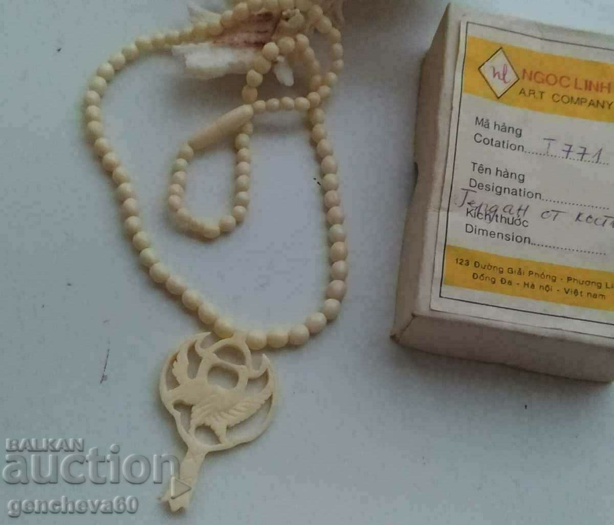 Beautiful delicate bone necklace - 7