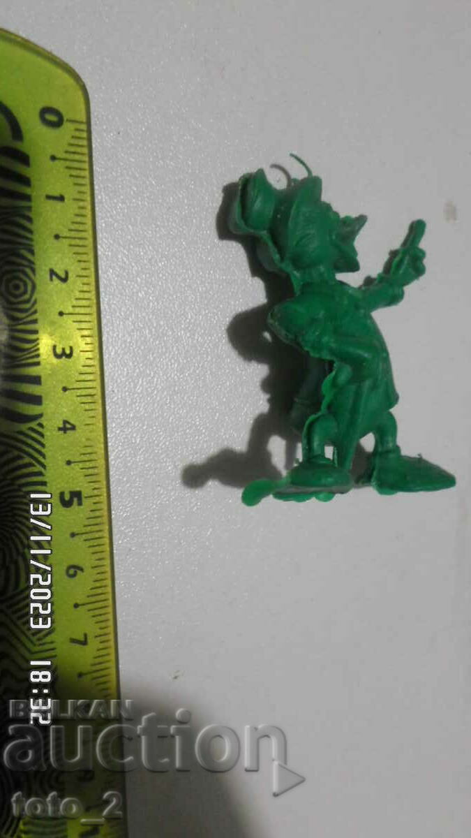FIGURINE VECHE DE PLASTIC cu preț 0.99 BGN | € 0.51 FIGURINE VECHE DE PLASTIC cu preț 0.99 BGN | € 0.51