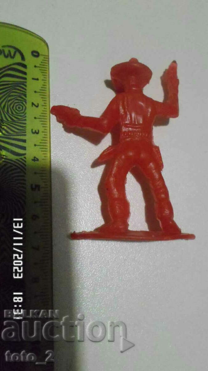 PLASTIC FIGURINE - COWBOY (40 years old) with price 2.90 BGN | € 1.48 PLASTIC FIGURINE - COWBOY (40 years old) with price 2.90 BGN | € 1.48