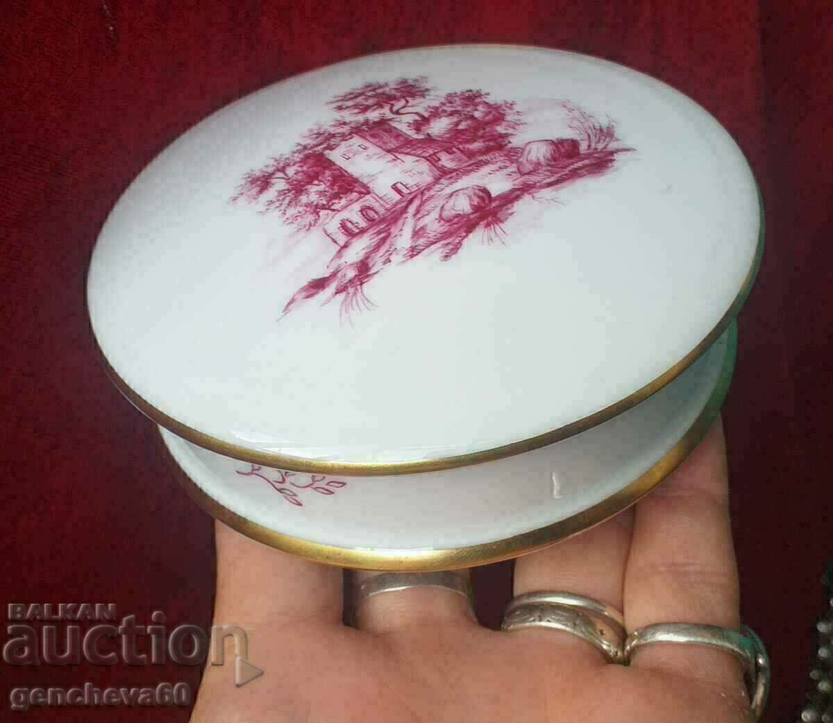 Delivery of Beautiful porcelain jewelry box/tag Delivery of Beautiful porcelain jewelry box/tag