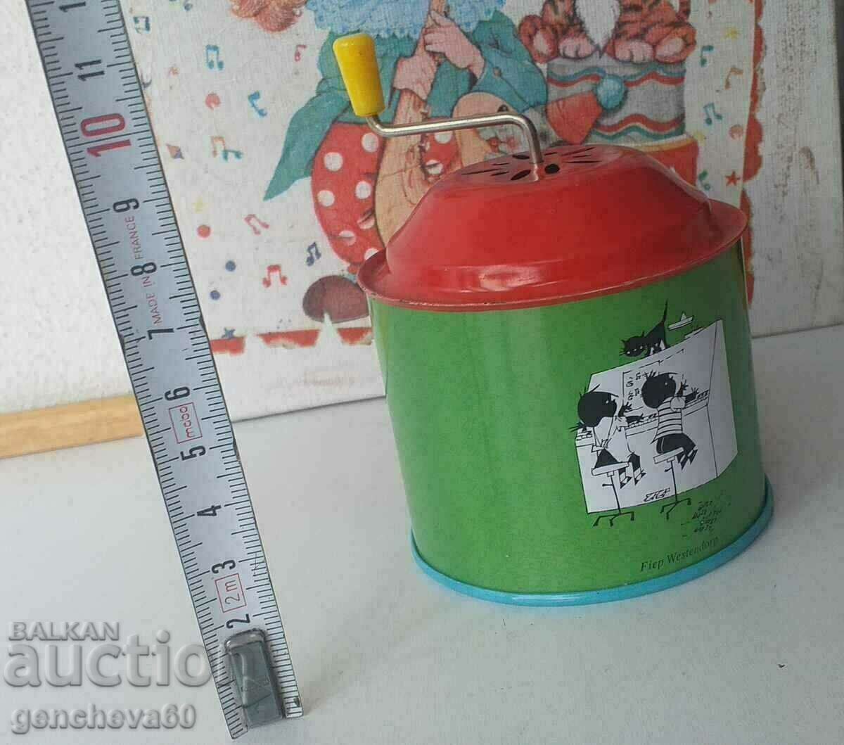 Children's tin musical lantern