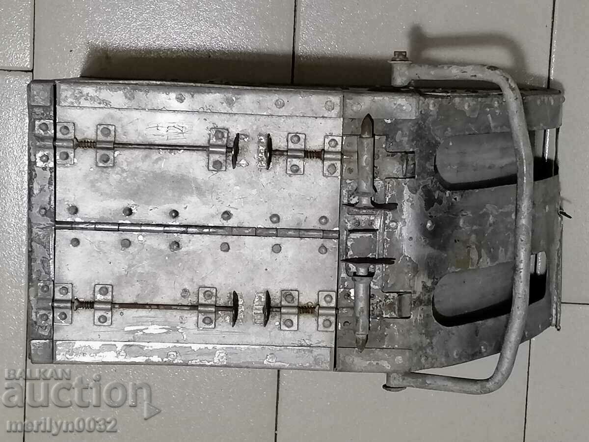 Delivery of Tape box, cartridge case for USSR machine gun magazine Delivery of Tape box, cartridge case for USSR machine gun magazine