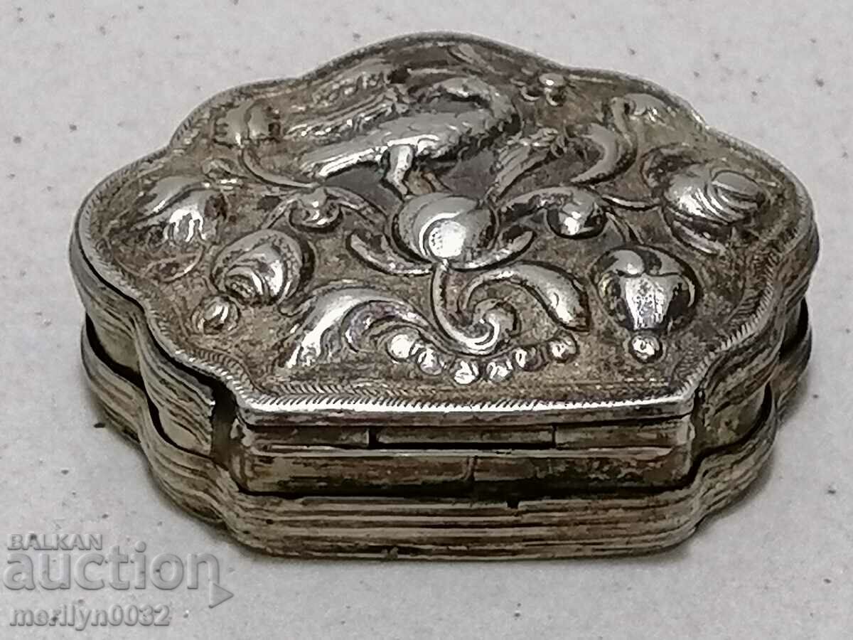 Revival box for snuff opium old dragees silver with price 429.00 BGN | € 219.34 Revival box for snuff opium old dragees silver with price 429.00 BGN | € 219.34