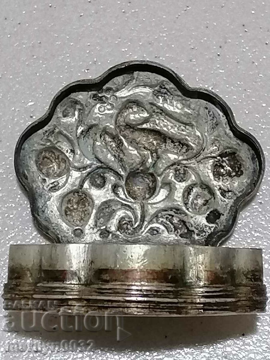 Auction Revival box for snuff opium old dragees silver Auction Revival box for snuff opium old dragees silver