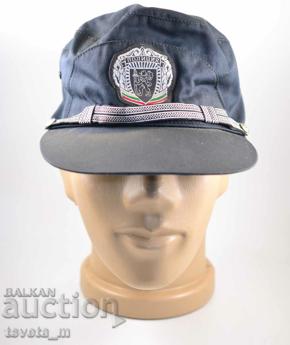 Полицейска шапка