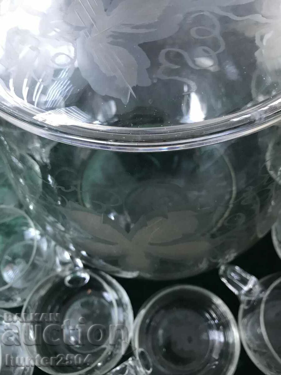 Купа за пунш-богато гравирана с цена € 102.95 | 201.35 лв.