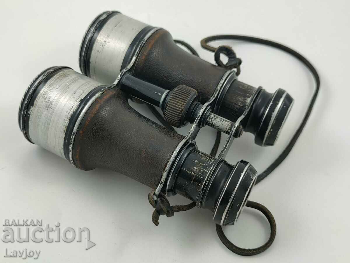 Vechi binoclu german din Primul Război Mondial cu preț 250.00 BGN | € 127.82 Vechi binoclu german din Primul Război Mondial cu preț 250.00 BGN | € 127.82