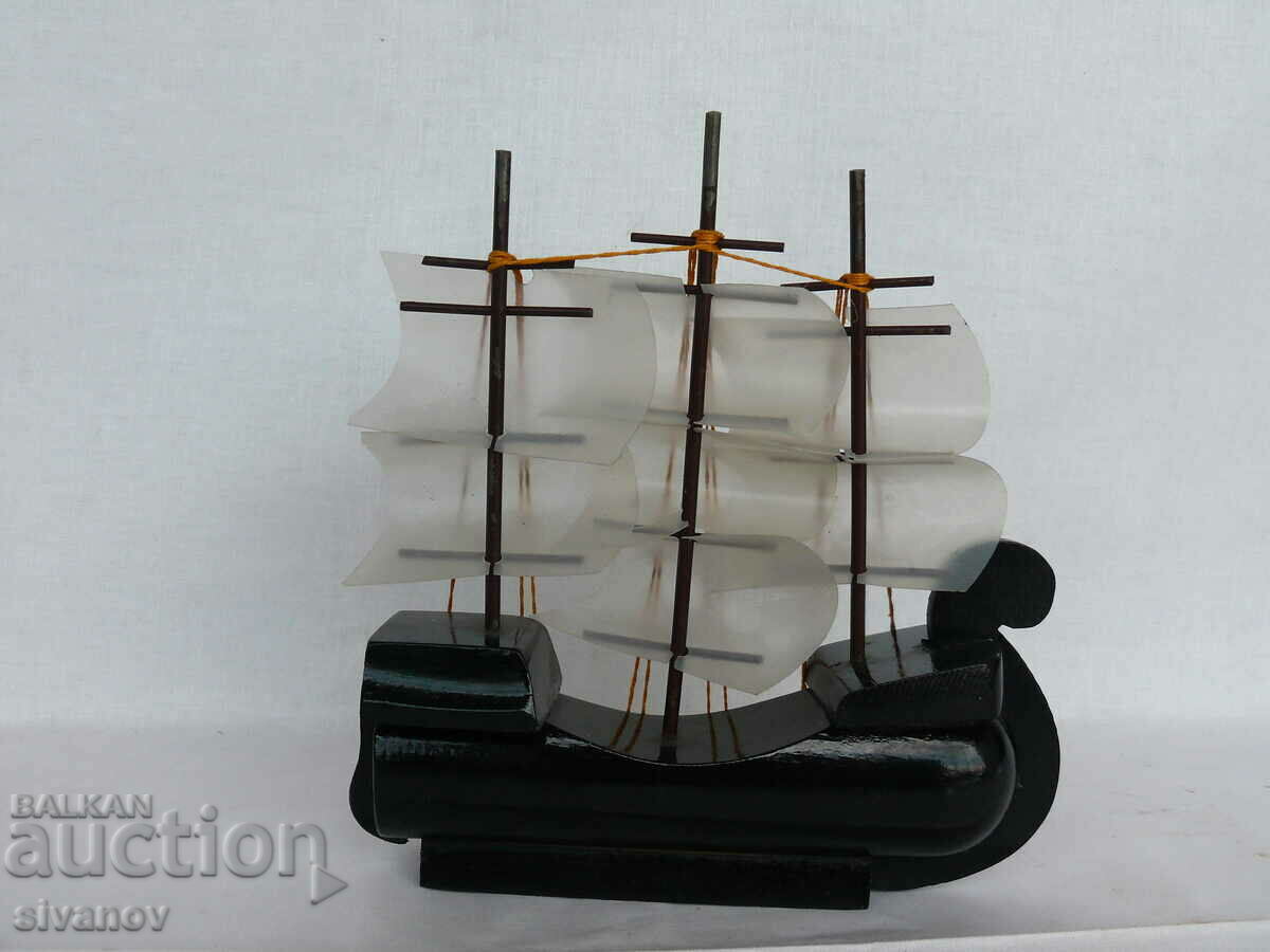 Auction  Interesting ship model #2176