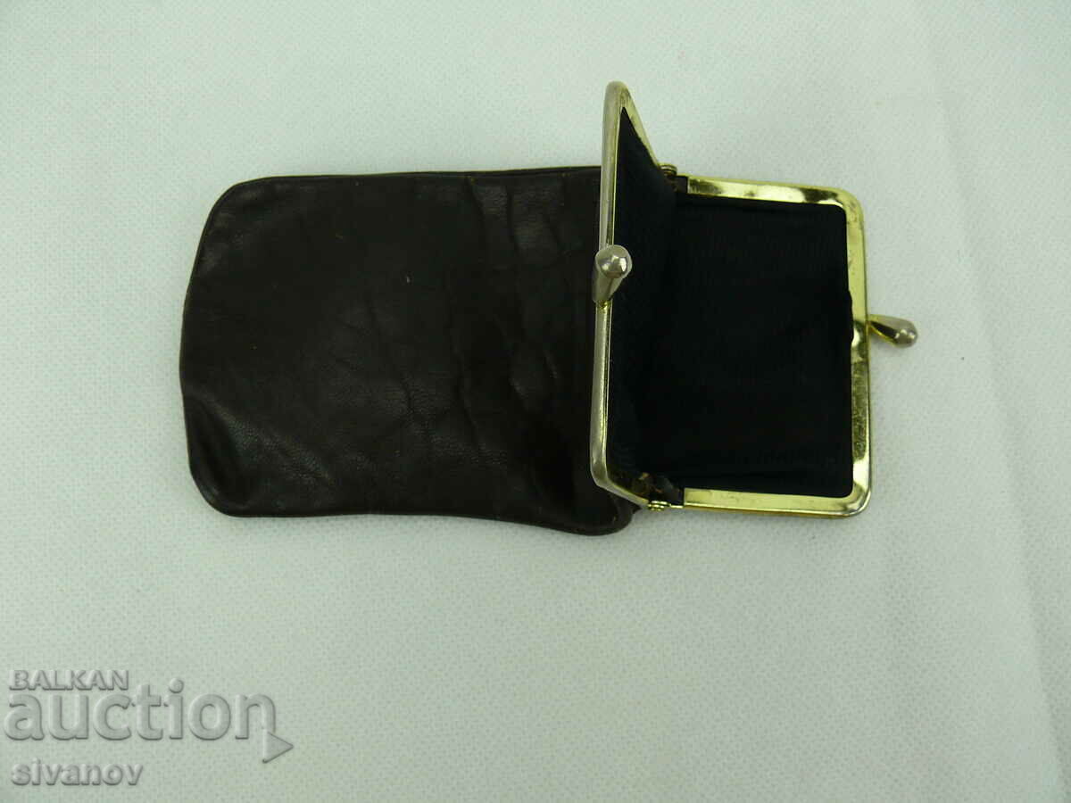 Auction Interesting old leather glasses case #2201 Auction Interesting old leather glasses case #2201