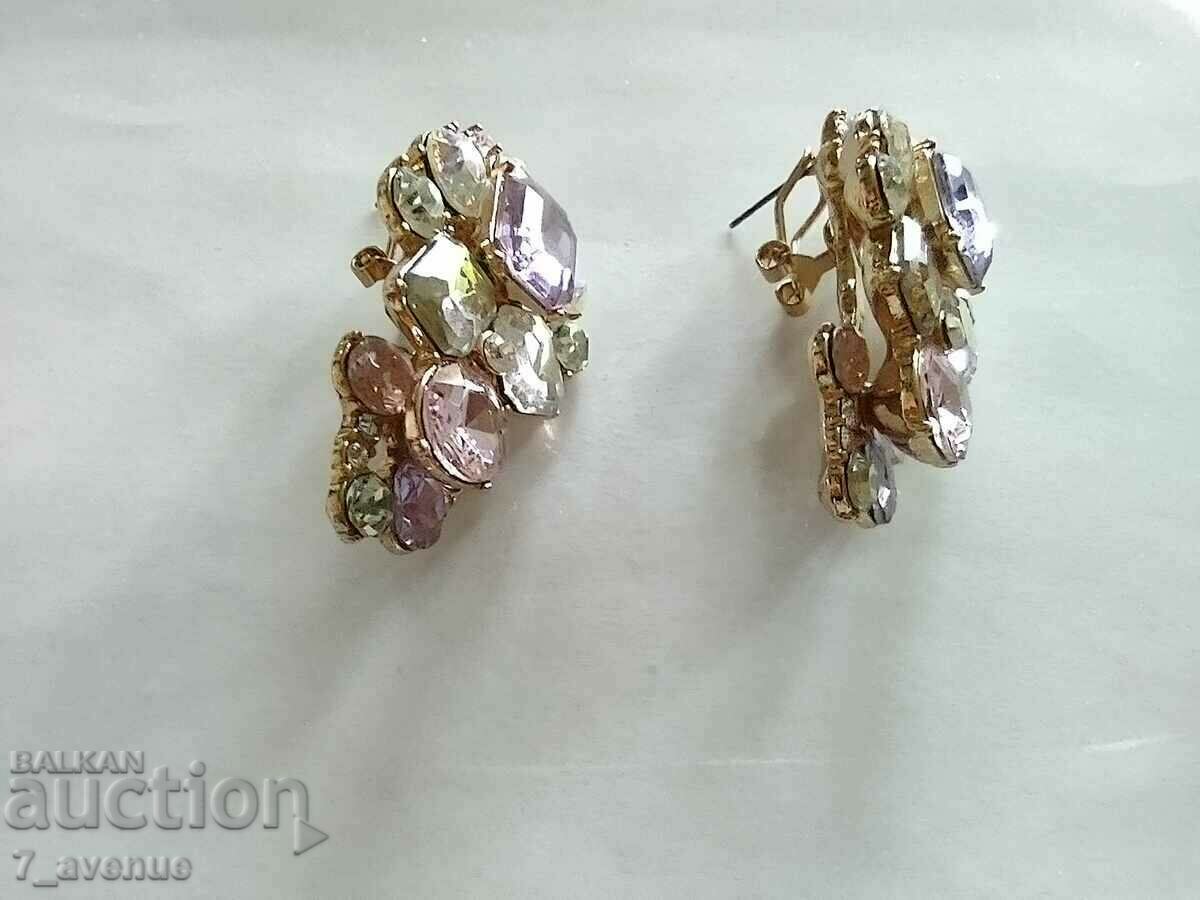 Delivery of Clip + pin earrings, very beautiful and huge, 11/15/2023 Delivery of Clip + pin earrings, very beautiful and huge, 11/15/2023