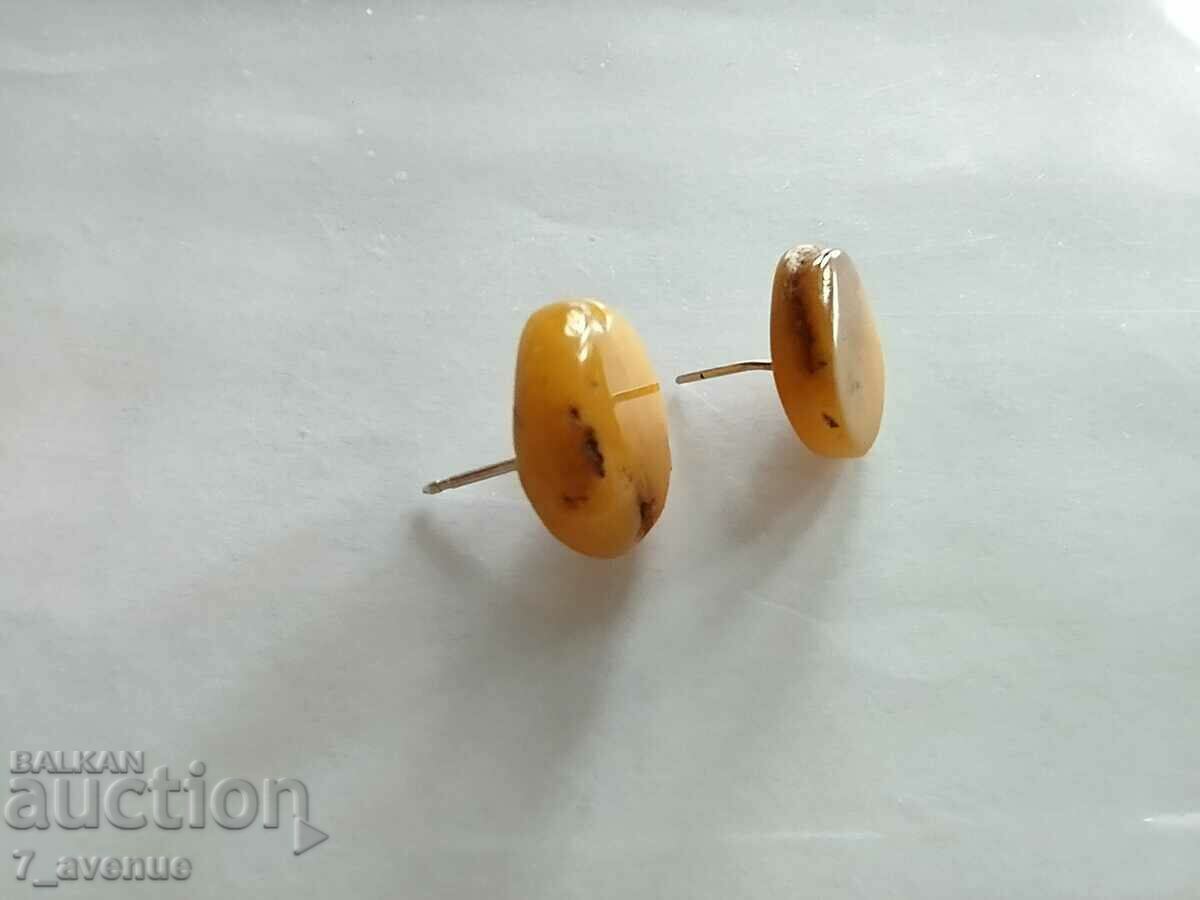 Natural amber earrings, 11/15/2023 with price 99.00 BGN | € 50.62 Natural amber earrings, 11/15/2023 with price 99.00 BGN | € 50.62