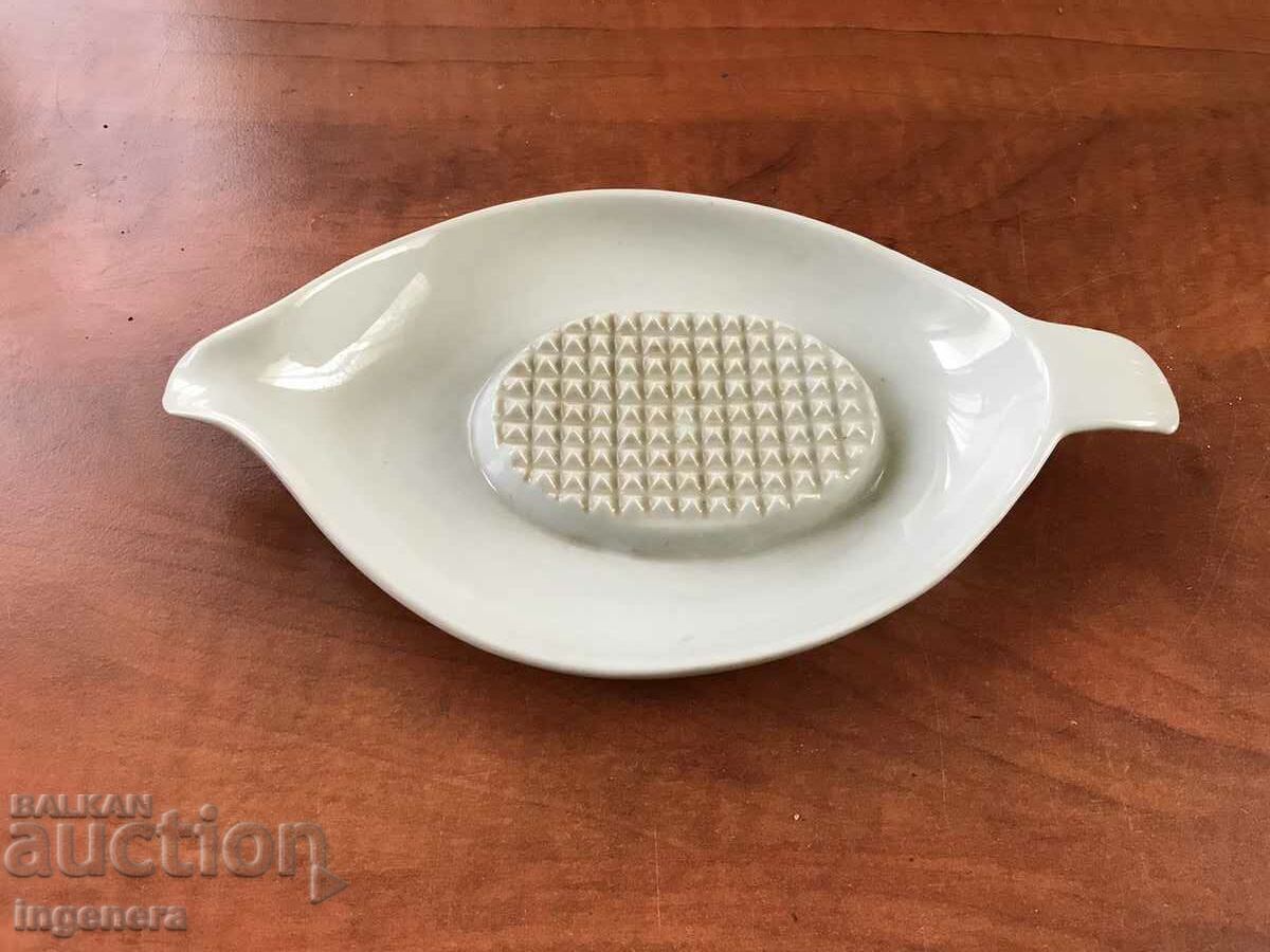 PORCELAIN LEMON JUICE PRESS BULGARIA ISIDA 1960 with price 72.00 BGN | € 36.81 PORCELAIN LEMON JUICE PRESS BULGARIA ISIDA 1960 with price 72.00 BGN | € 36.81